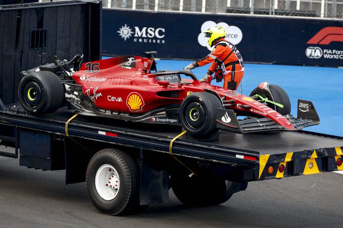 Ferrari z razbitim zadnjim krilcem | Foto: AP / Guliverimage