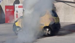 Pri Celju poskus vžiga električnega avtomobila, kaj se je zgodilo? #video
