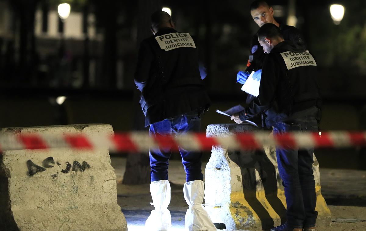 Pariz, napad z nožem | V napadu z nožem je bilo ranjenih sedem ljudi. | Foto Reuters