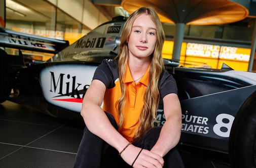 14-letna hči svetovnega prvaka podpisala za McLaren