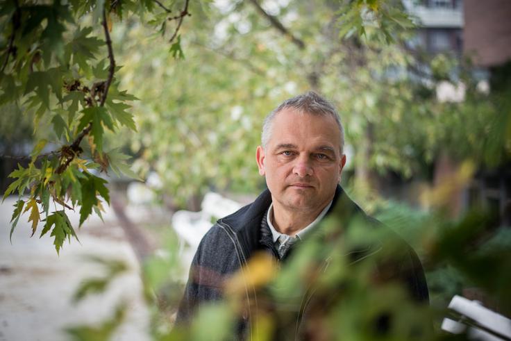 "Sprijazniti se moramo, da smo to razvojno priložnost zaradi amaterskih politikov zapravili, kot smo jo zapravili na primer na področju bančništva," o otroški srčni kirurgiji pravi Alojz Ihan. | Foto: Bor Slana