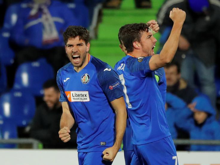 Getafe, klub iz madridskega predmestja, v zadnjih letih meša štrene španskim velikanom. V osmini finala se bosta tako udarila nekdanja nogometaša Domžal, Samir Handanović (Inter) in Srb Nemanja Maksimović (Getafe).
 | Foto: Reuters