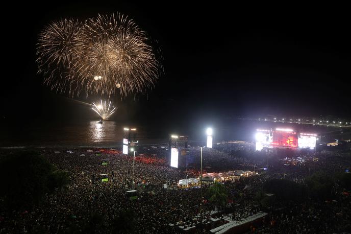 koncert Lady Gaga v Riu de Janeiru | Na brezplačnem koncertu ameriške zvezdnice Lady Gaga v Riu de Janeiru se je v soboto zbralo več kot dva milijona ljudi. Skupina posameznikov je načrtovala bombni napad. | Foto Reuters