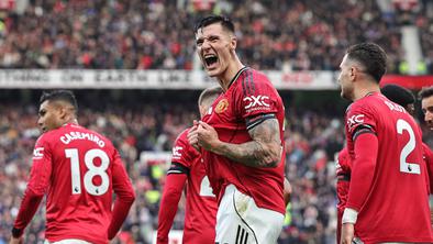 Haaland osrečil City, prvenec Šeška na Old Traffordu, Arsenal prehitel Liverpool