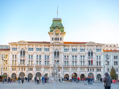 V središču Trsta so v veselem decembru omogočili brezplačno parkiranje