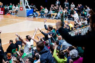 Košarkarski praznik v Hali Tivoli s piko na i