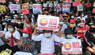 Nevladne organizacije pozivajo k embargu na orožje za Mjanmar