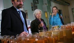 Kutinova: Kriza izgovor za slabše varovanje pravic potrošnikov