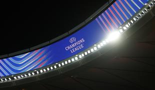 Uefa zaradi nespametnosti navijačev kaznovala Oblakove