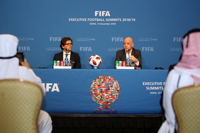 Gianni Infantino | Gianni Infantino med novinarsko konferenco v Dohi. | Foto Reuters