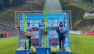 Domen Prevc na stopničkah v Klingenthalu, debitant Enej Faletič, šesti v Hinzenbachu