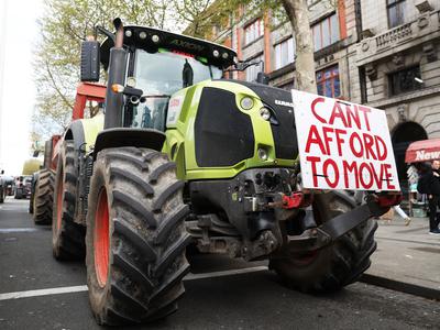 Kaos v evropski državi: tretjina črpalk brez goriva