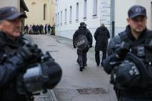Policija