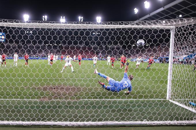 Benjamin Šeško je zadel z bele pike, njegov prvi gol za Slovenijo po šestih tekmah brez. | Foto: www.alesfevzer.com