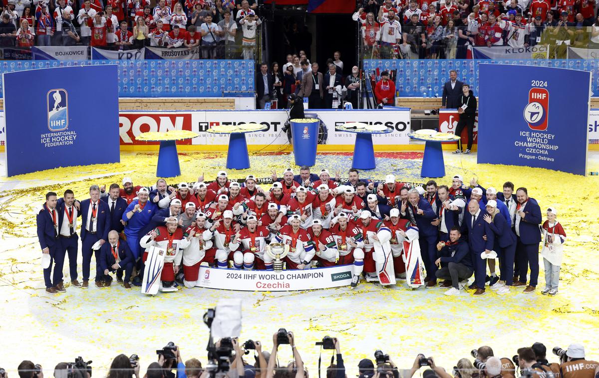 češka hokejska reprezentanca | Čehi so rekordno domače prvenstvo končali na najlepši možen način in na svetovni lestvici napredovali na četrto mesto. | Foto Reuters