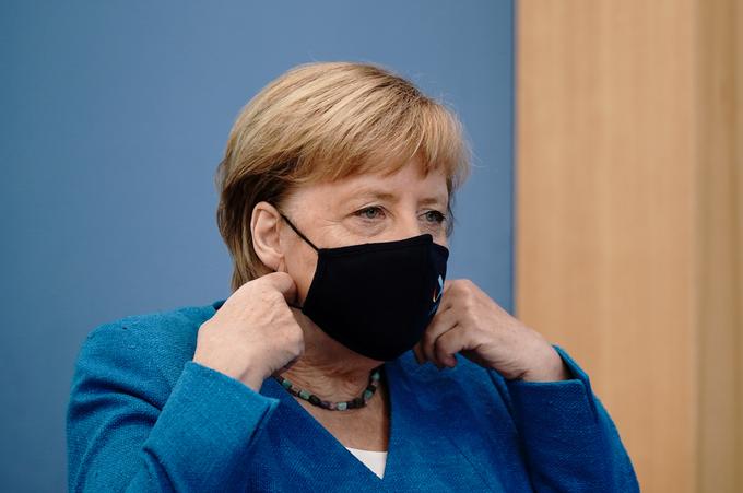 V Nemčiji do 10. januarja ustavljajo javno življenje. Na fotografiji nemška kanclerka Angela Merkel. | Foto: Reuters