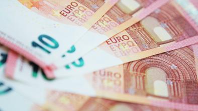 700 evrov neto minimalne plače: ministrstvo in Levica vsak na svoji strani?
