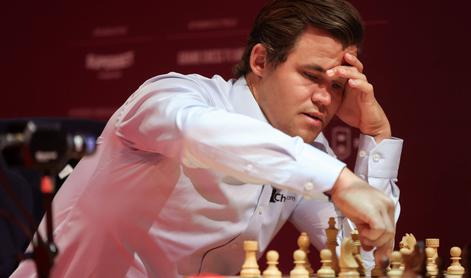 Magnus Carlsen proti 143.000 igralcem remiziral