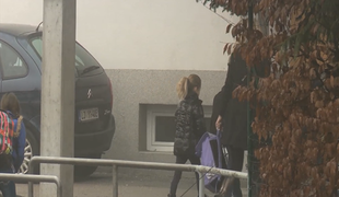 Vesna Janković otroka peljala v šolo