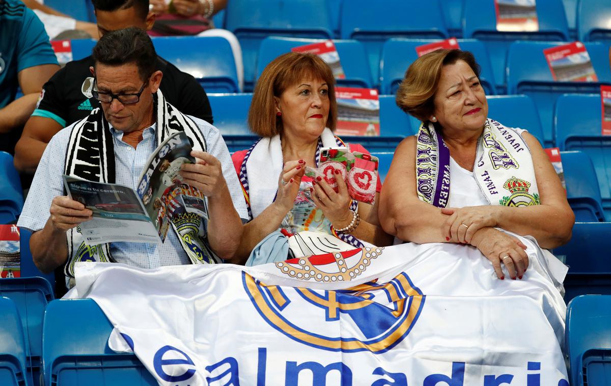 Real Madrid Navijači | Navijači Reala danes in v petek ne bodo mogli spremljati dvobojev košarkarjev in nogometašev madridskega velikana. | Foto Reuters