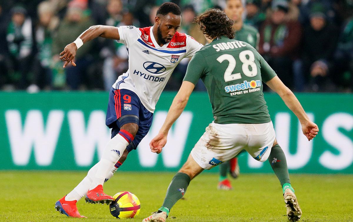 St. Etienne | Moussa Dembele je Lyonu zmago proti St. Etiennu pristreljal v 95. minuti. | Foto Reuters