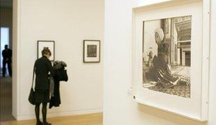 Umrl modni fotograf Irving Penn