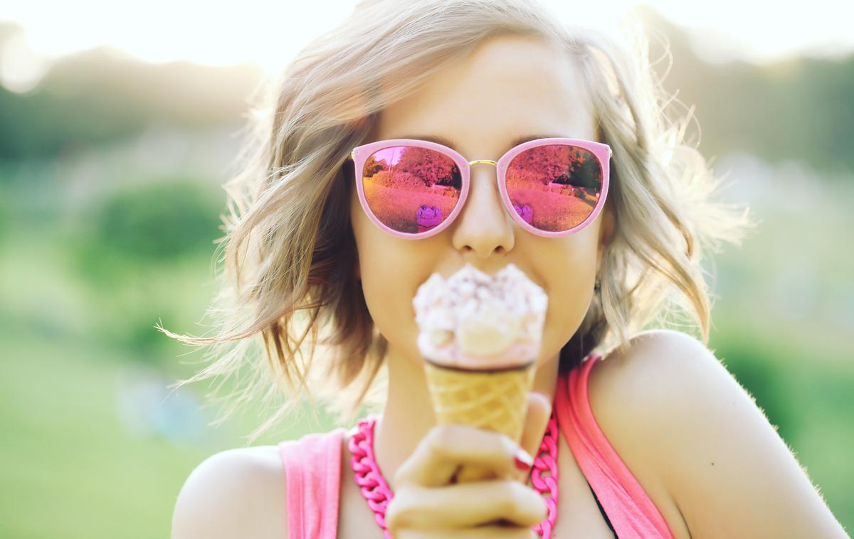 poletje, sladoled, ženska, dekle, mladi | Foto Shutterstock