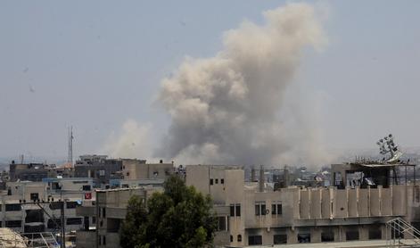 Blizu centra za razdeljevanje pomoči v Gazi ubiti številni Palestinci