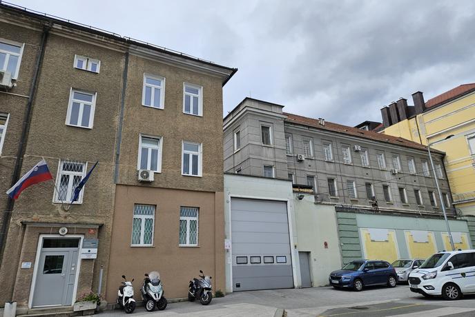 Policija o napadu z raketometom: sledili so jim več mesecev