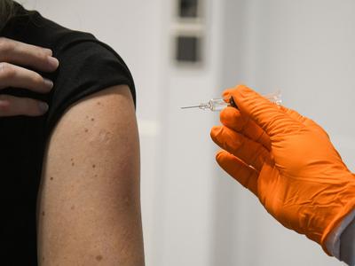 V sredini decembra še 20.000 odmerkov cepiva proti gripi