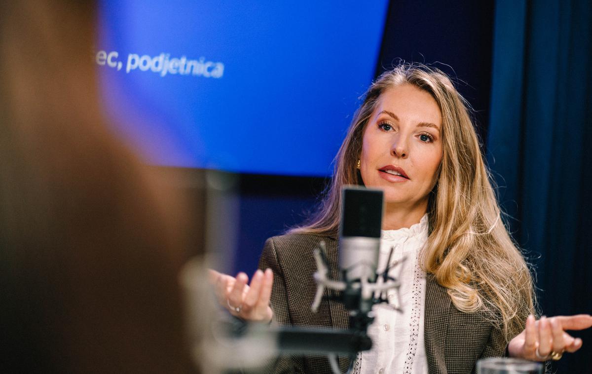Hajdi Korošec Jazbinšek, Spotkast | Podjetnica Hajdi Korošec je bila ogorčena in zaskrbljena nad tem, s kakšnimi vsebinami se na poletnih kampih srečajo otroci, ki so stari le deset ali 11 let. | Foto Jan Lukanović