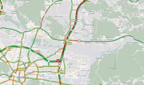 Prometna nesreča na obvoznici, na razcepu Zadobrova še oviran promet