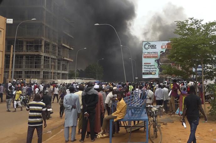 Niger, državni udar | Na ulicah mest v Nigru so se po državnem udaru začeli zbirati protestniki. | Foto Guliverimage
