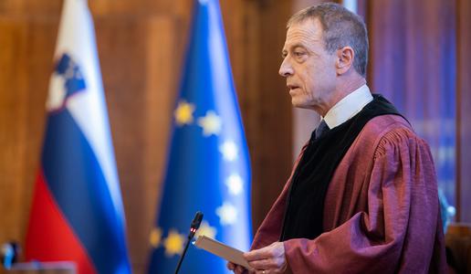 Kaj želi Norvežan od slovenskega ustavnega sodišča?