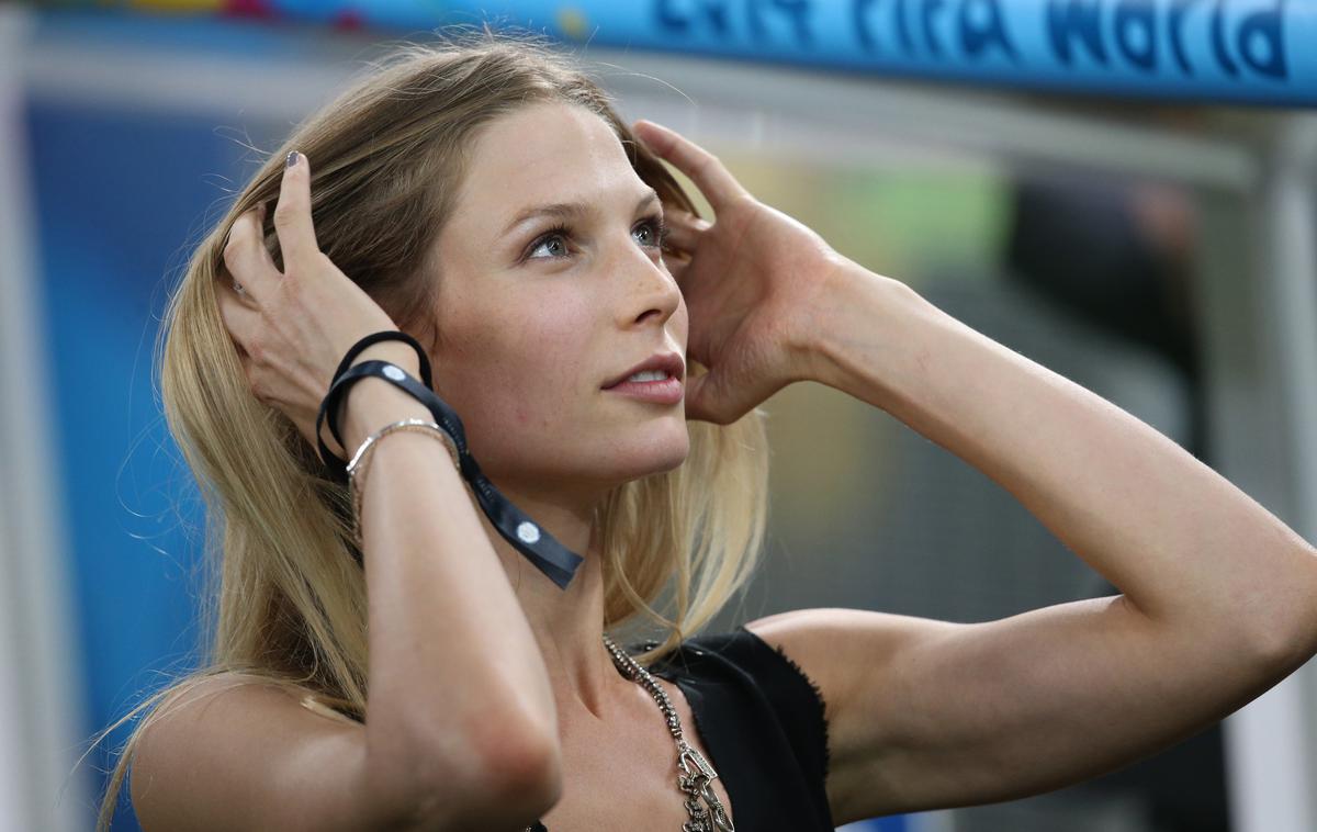Sarah Brandner | Zdaj 36-letna Sarah Brandner se ukvarja z manekenstvom že od svojega 14. leta. Čeprav že več kot desetletje ni več v zvezi z Bastianom Schweinsteigerjem, javnost o njej še vedno razmišlja predvsem kot o nekdanjem Schweinsteigerjevem dekletu. | Foto Guliverimage