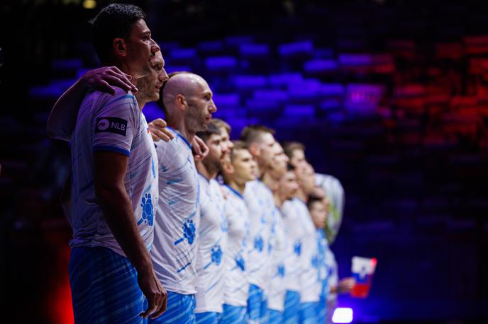 slovenska odbojkarska reprezentanca | Slovenski odbojkarji se bodo v kitajskem mestu Ningbo v četrtek ob 9. uri po slovenskem času zoperstavili favoriziranim Francozom. Zmagovalec bo napredoval v polfinale lige narodov. | Foto Grega Valančič