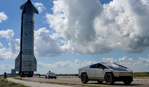Združitev Tesle in SpaceX? Musk je za, analitiki so previdni.