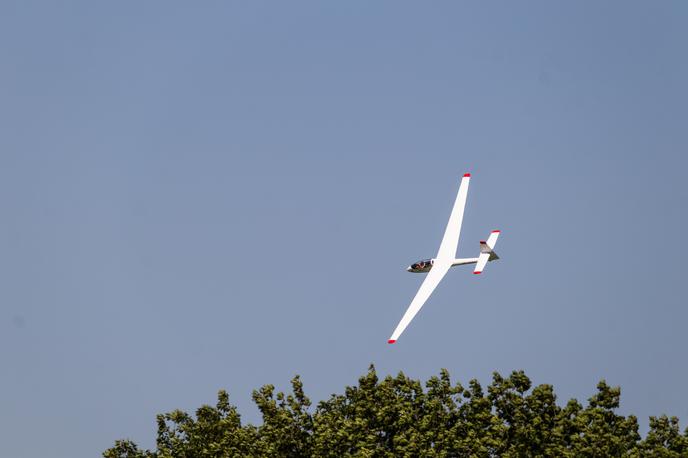 jadralno letalo |  Pilot ni bil poškodovan, prav tako ni bil nihče v okolici ogrožen, so dodali na policiji. (Fotografija je simbolična.) | Foto Shutterstock