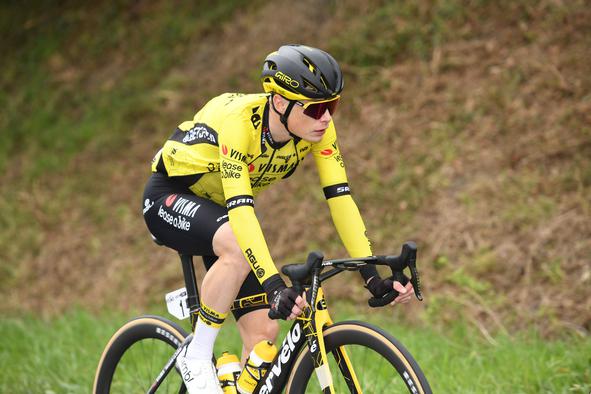 Van Aert se je na višinskih pripravah pridružil Vingegaardu, tudi Pogačar že na delu