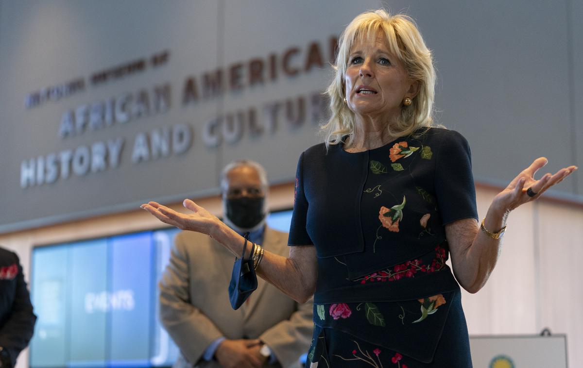 Jill Biden | "Ob vsem tem, za kar se mož zavzema, si upa iti na oder in ga brez kakršnekoli osnove označi za rasista," je dejala jezna Jill Biden. | Foto AP