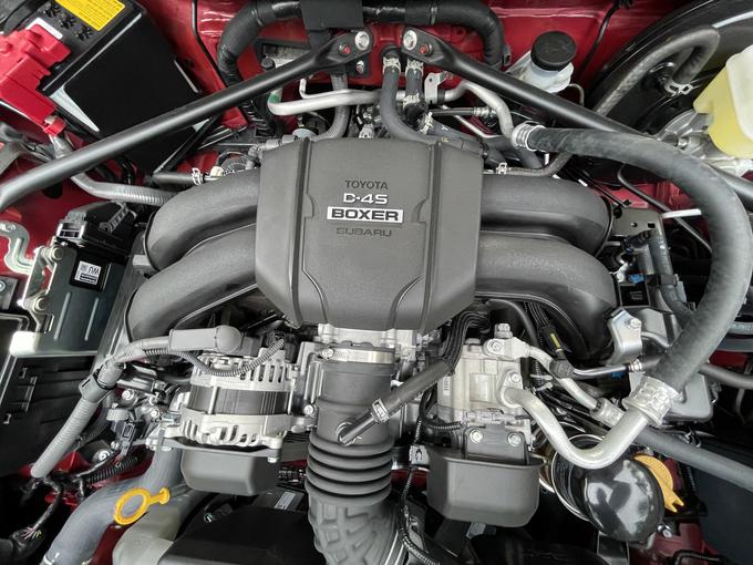 Pogonski štirivaljni bokser motor je skupni produkt Toyote in Subaruja. | Foto: Gregor Pavšič