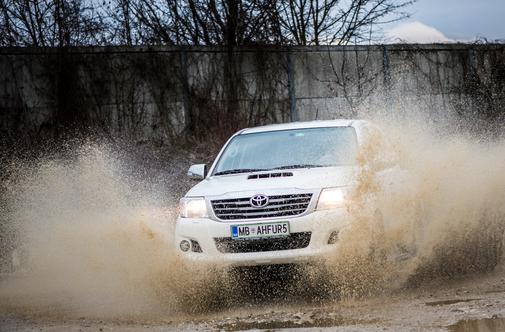 Toyota Hilux – kaj grabincu pomeni zanesljiv in močan pickup