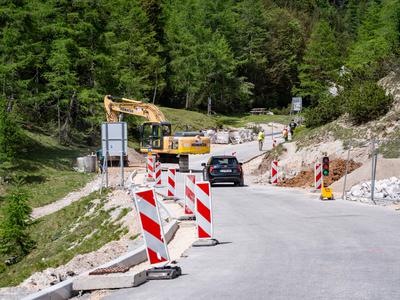 Prelaz Vršič v ponedeljek zaradi del popolnoma zaprt