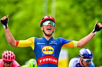 Vingegaard ostaja v rumenem, Mohorič napredoval