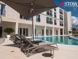 Garden Palace Resort, Stoja Trade