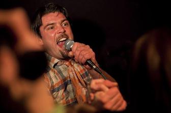 Elvis Jackson z novim singlom in videom potujejo na jug