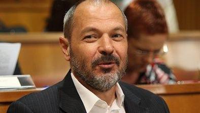 Vlada načrtuje zelo varčevalen proračun za 2012