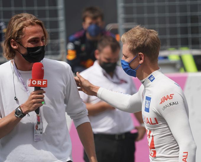 Spoprijateljil se je tudi z Mickom, s sinom Michaela Schumacherja, ki danes vozi v formuli ena (na fotografiji v Spielbergu na dirki formule ena leta 2021). | Foto: Profimedia