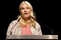 Norveško monarhijo pretresa princesa, ki zelo obžaluje povezavo z Epsteinom