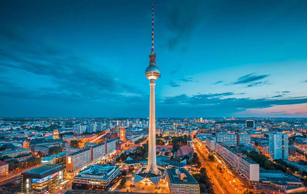 Berlin | V nemški prestolnici je brez električne energije ostalo več kot 30 tisoč odjemalcev. | Foto Getty Images